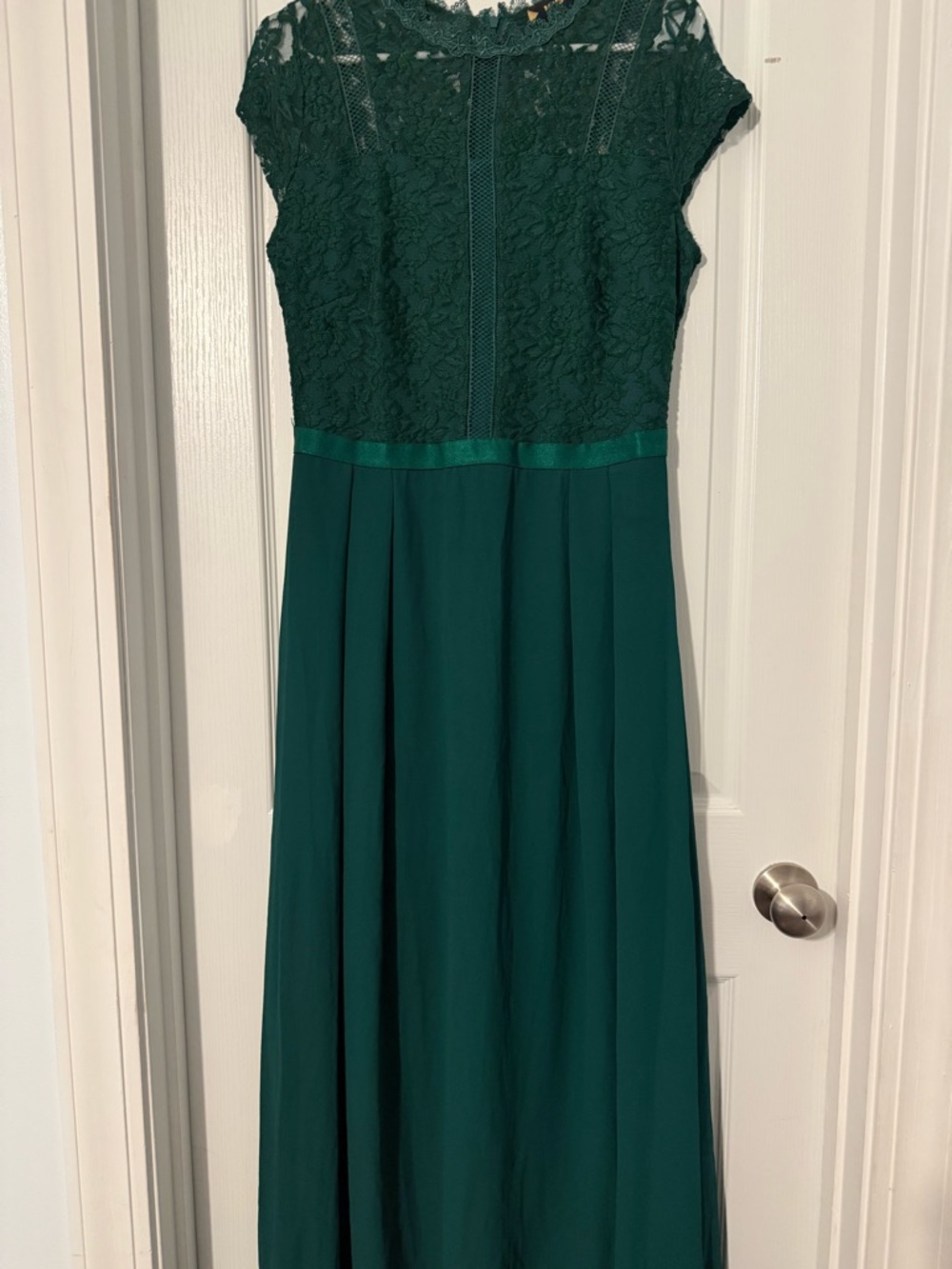Elegant Green Lace Bodice Dress
